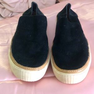 TOMS women’s 6.5 suede black slip on casual shoes